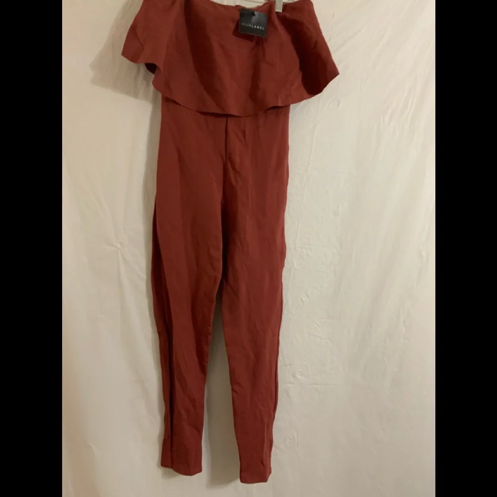 NWT Rust Ruffle Jumpsuit Brand New Never used - Picture 3 of 4